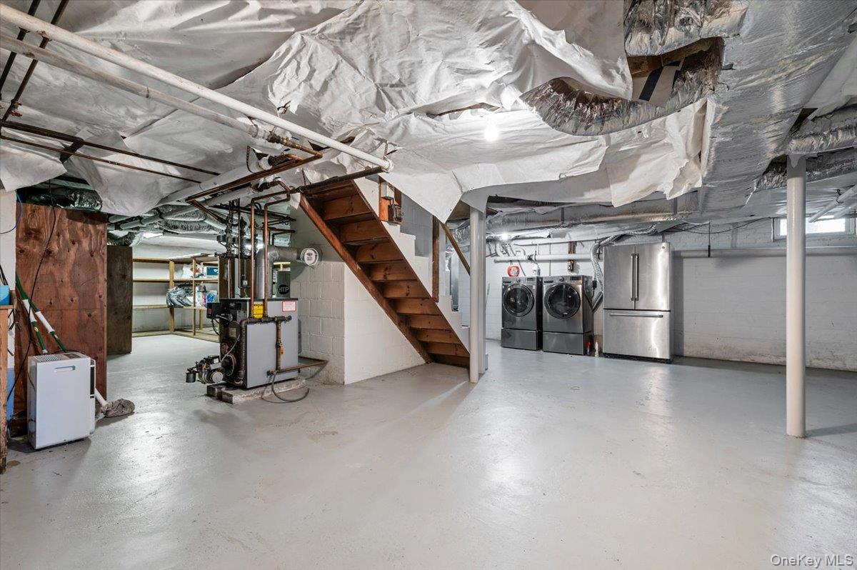 2 Strongs Lane, Water Mill, NY 11976