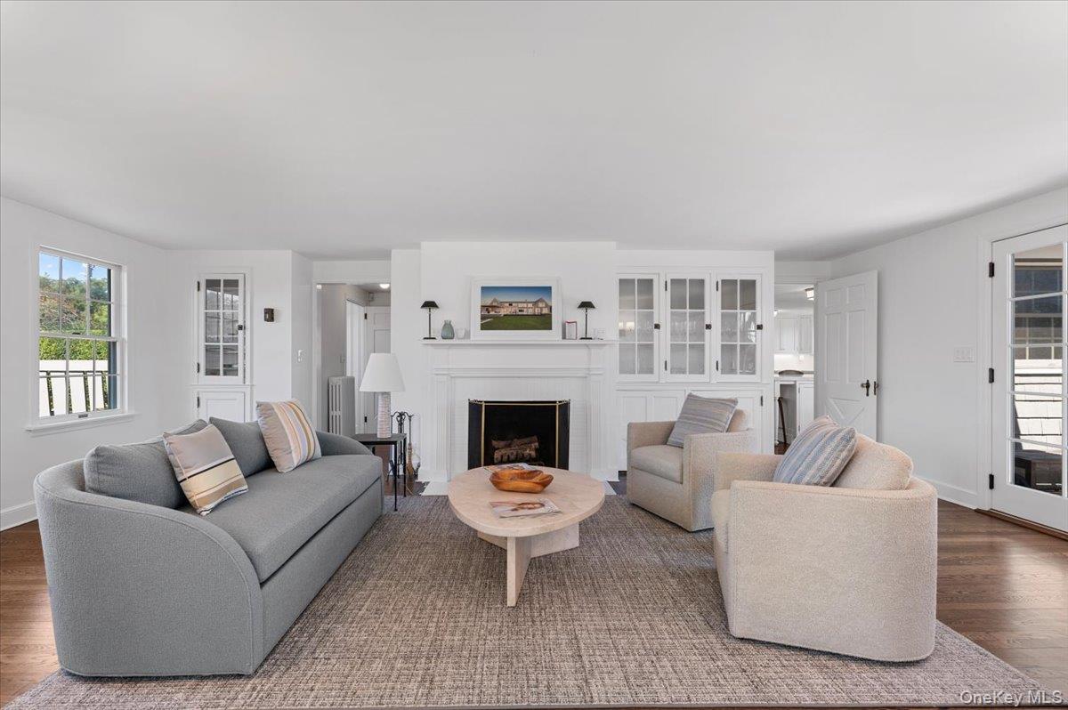 2 Strongs Lane, Water Mill, NY 11976