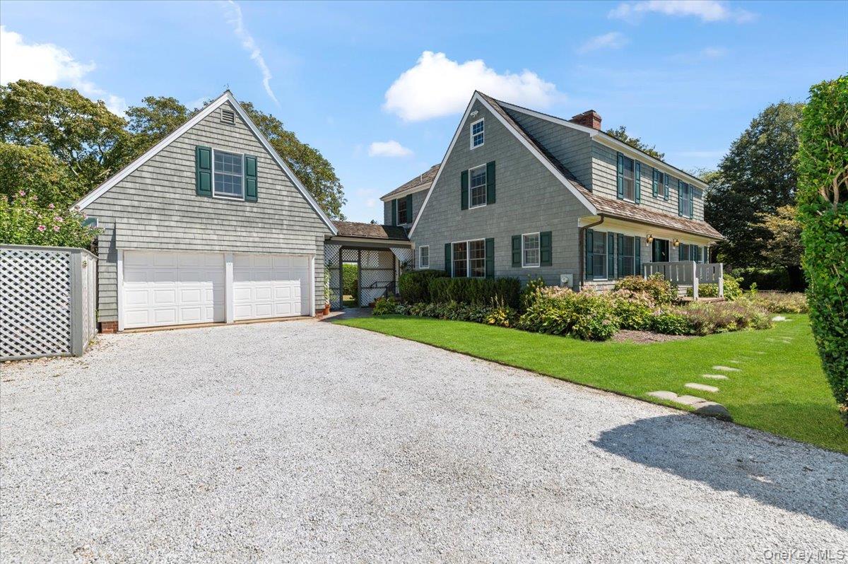 2 Strongs Lane, Water Mill, NY 11976