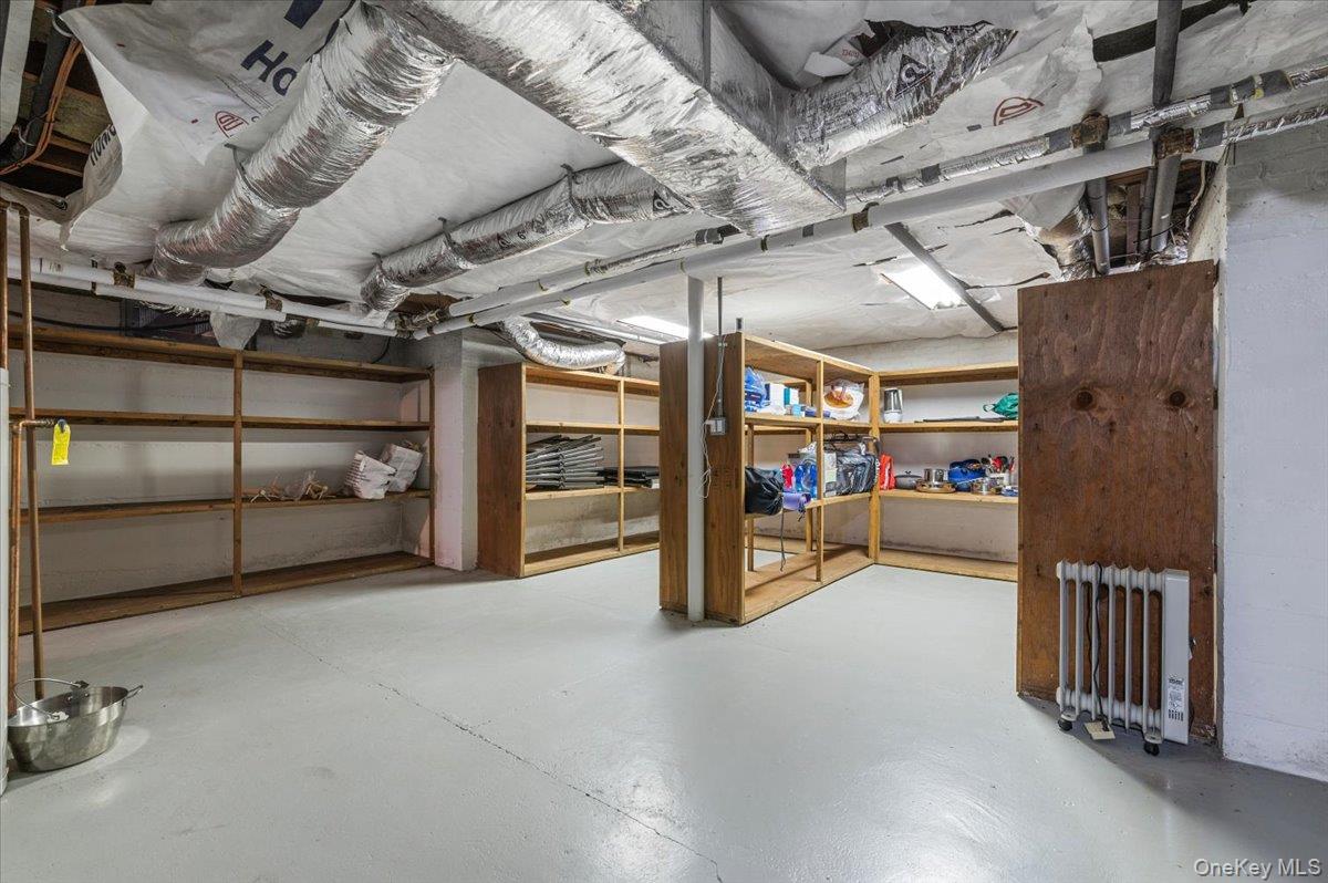 2 Strongs Lane, Water Mill, NY 11976