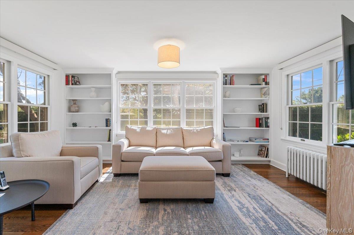 2 Strongs Lane, Water Mill, NY 11976