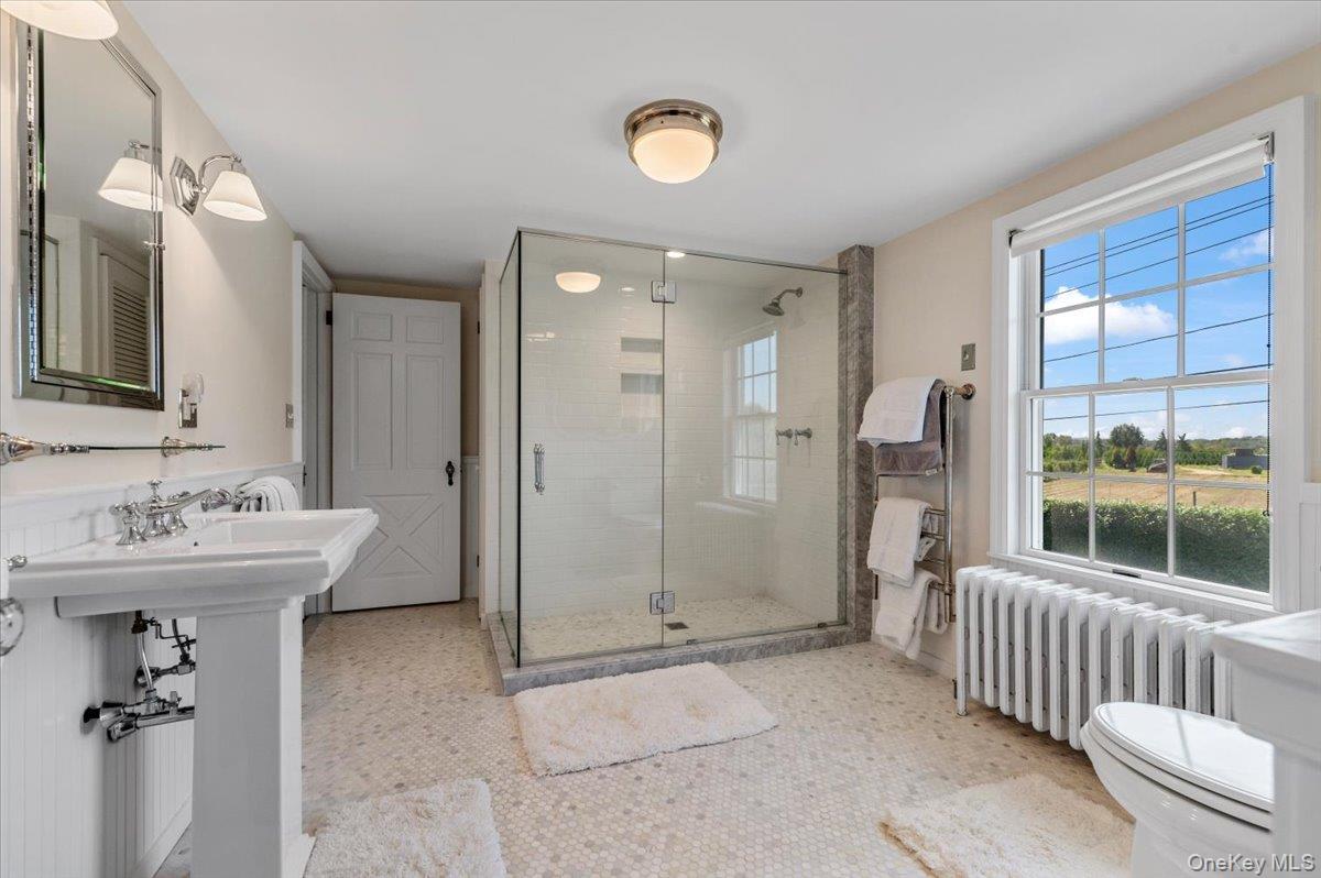 2 Strongs Lane, Water Mill, NY 11976