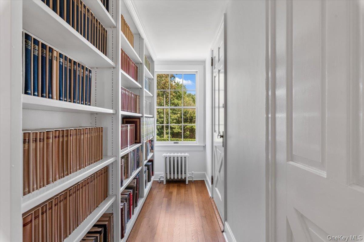 2 Strongs Lane, Water Mill, NY 11976