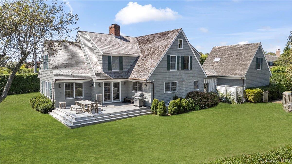 2 Strongs Lane, Water Mill, NY 11976