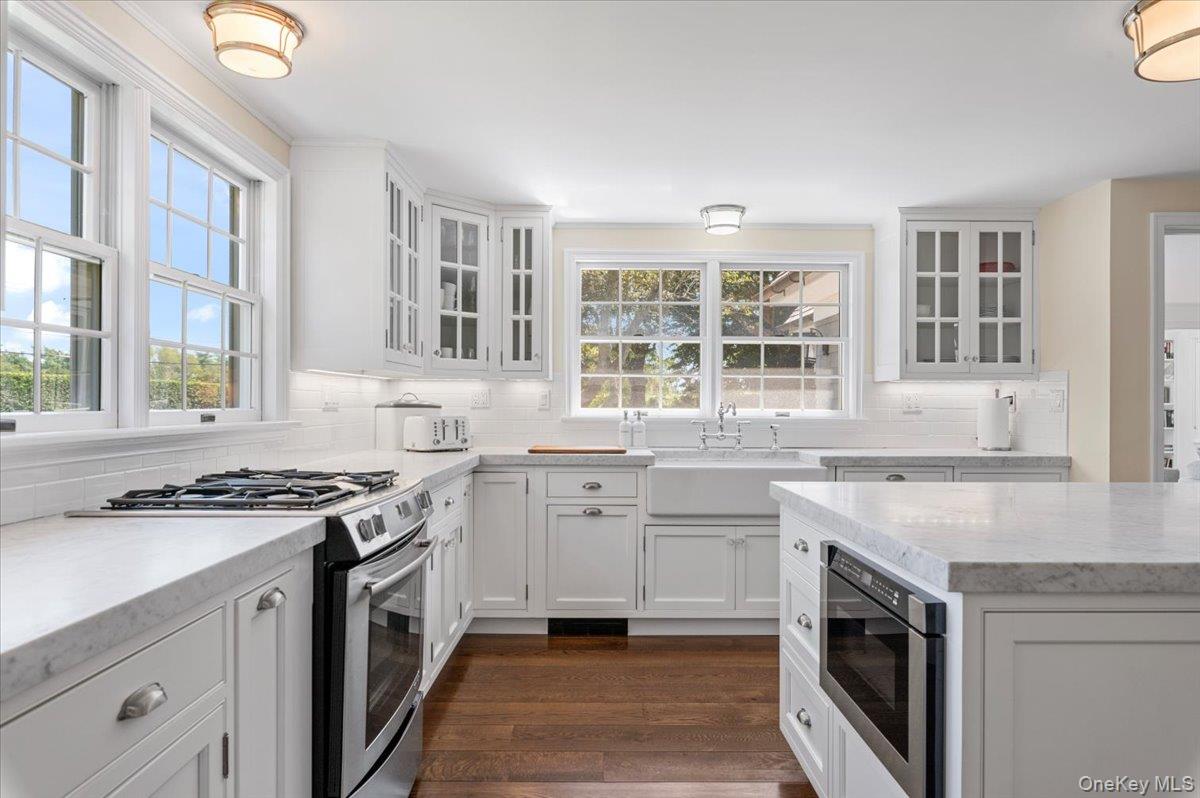 2 Strongs Lane, Water Mill, NY 11976