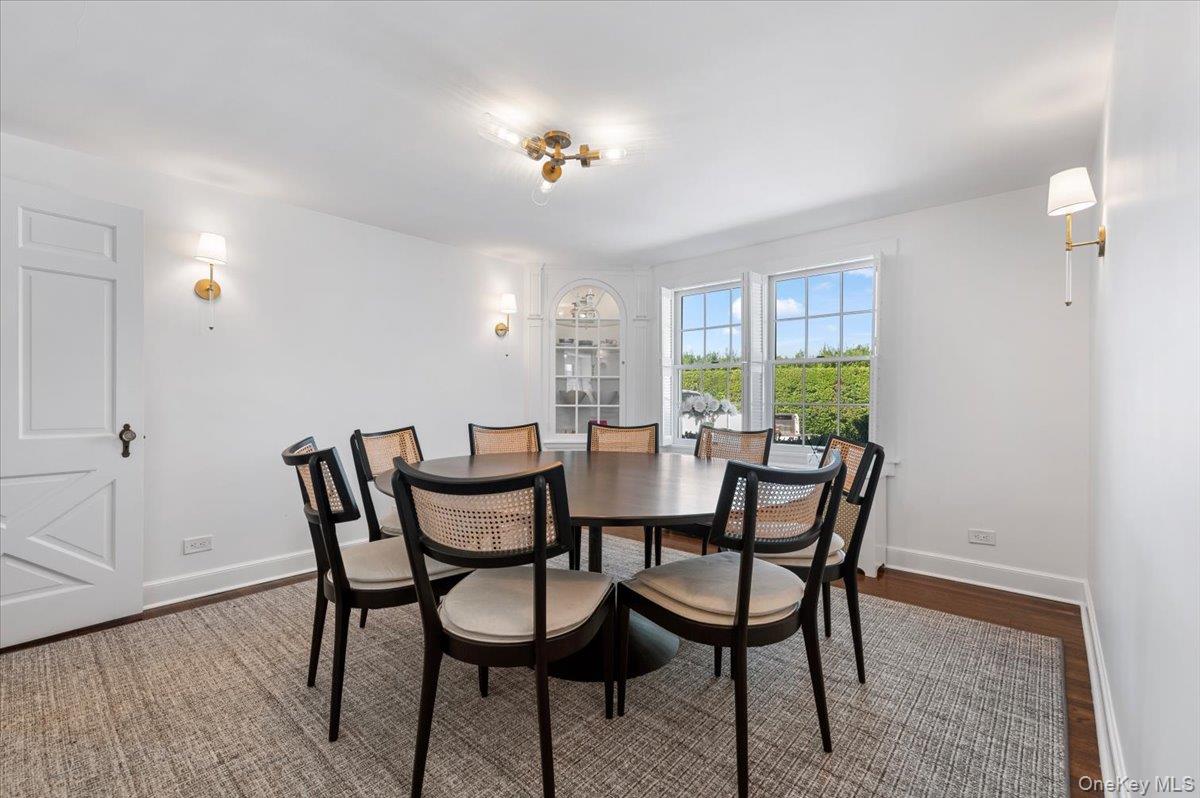 2 Strongs Lane, Water Mill, NY 11976