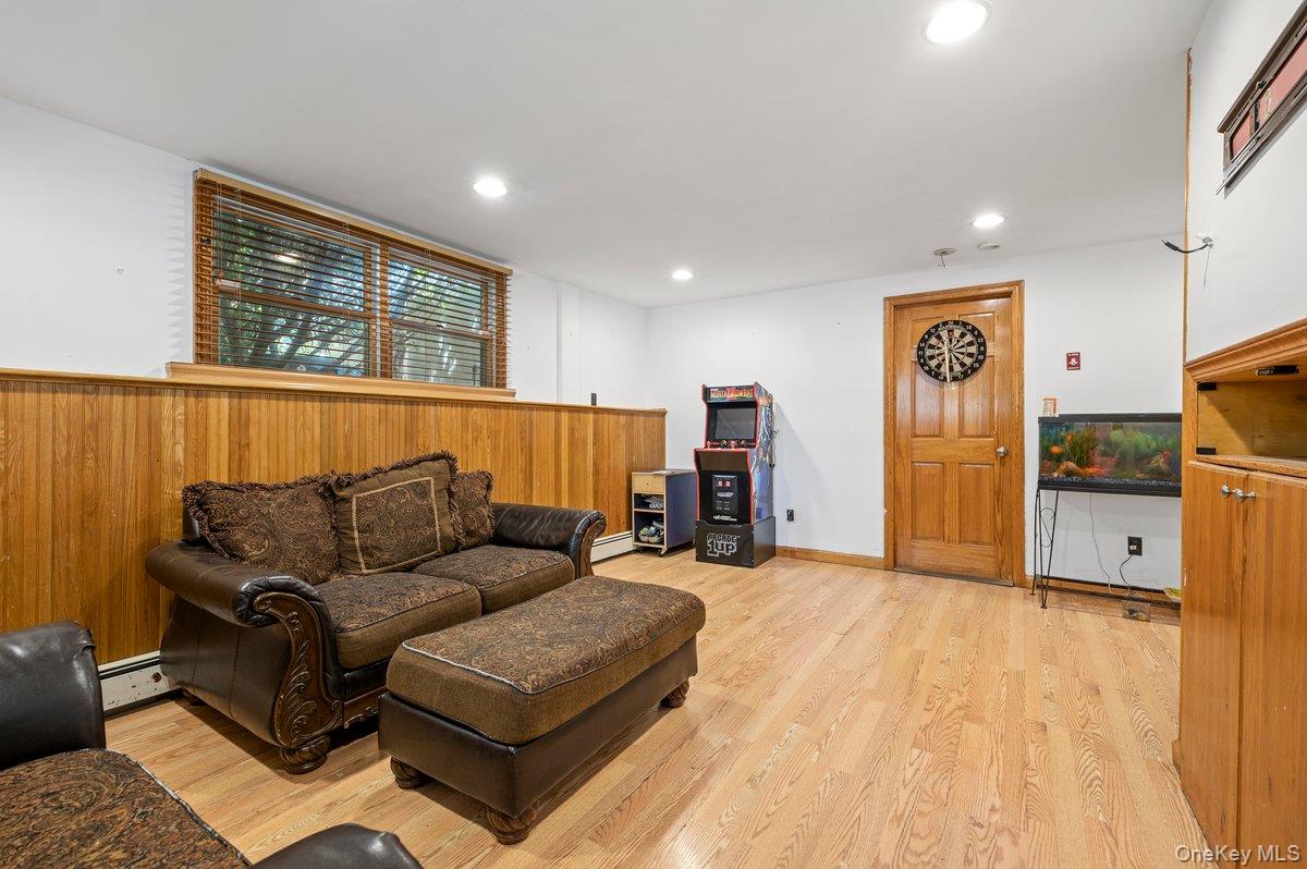 34 21st Street, Jericho, NY 11753