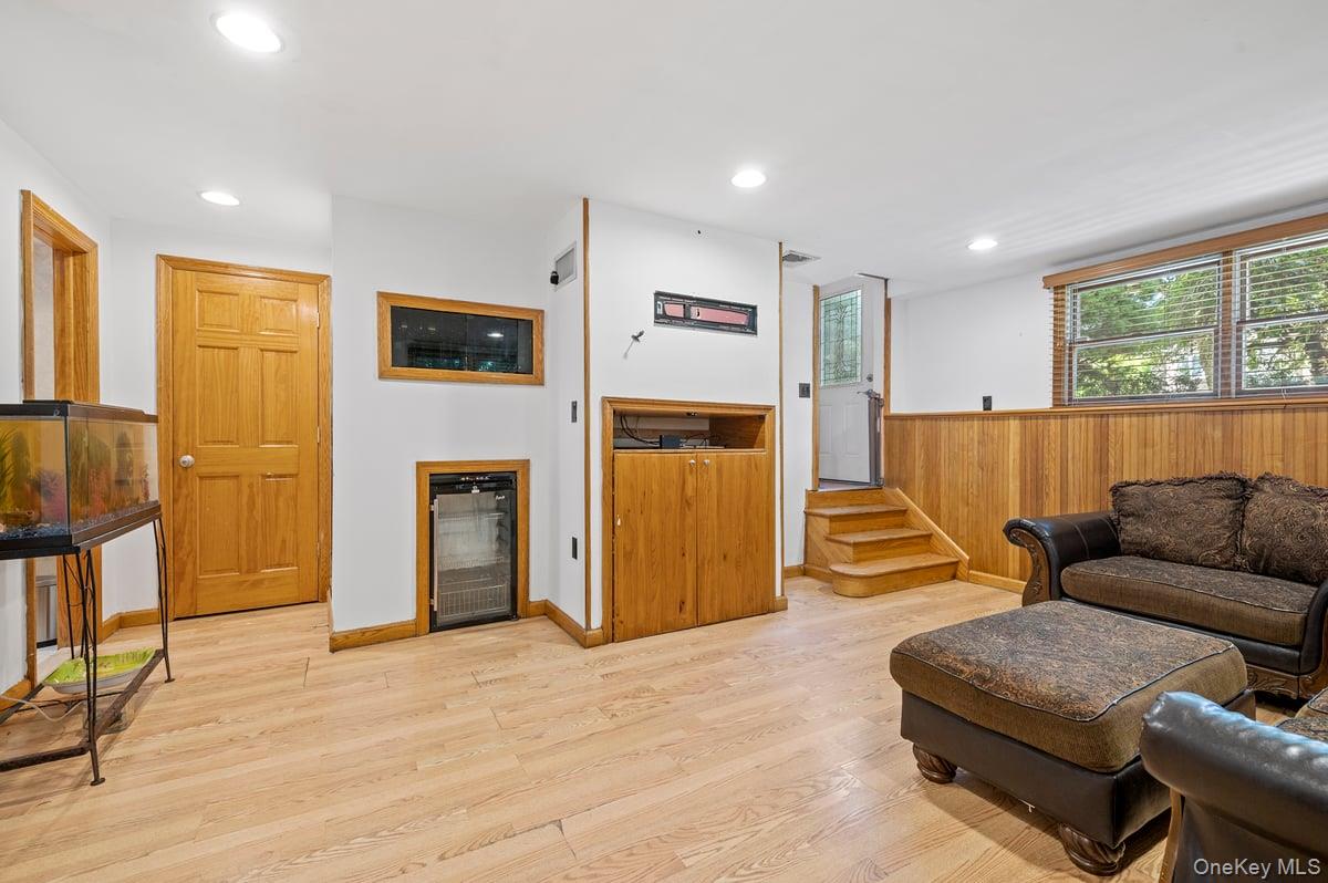 34 21st Street, Jericho, NY 11753