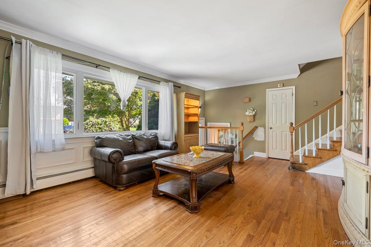 34 21st Street, Jericho, NY 11753