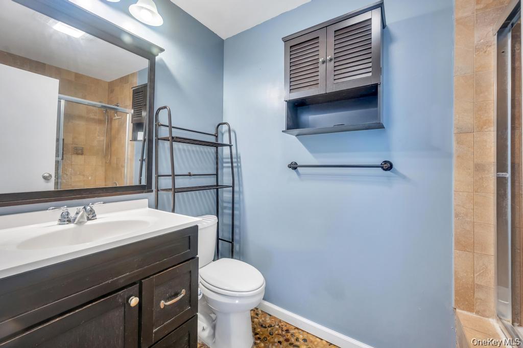 63 Richmond Boulevard # 4B, Ronkonkoma, NY 11779