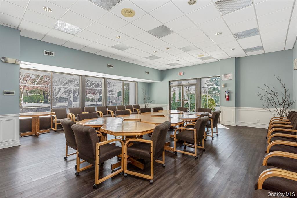 63 Richmond Boulevard # 4B, Ronkonkoma, NY 11779