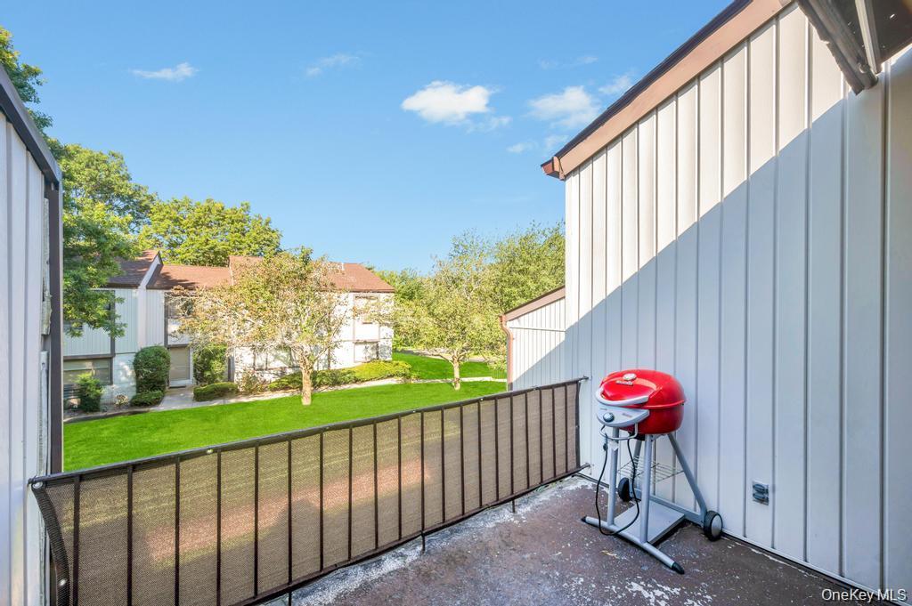 63 Richmond Boulevard # 4B, Ronkonkoma, NY 11779