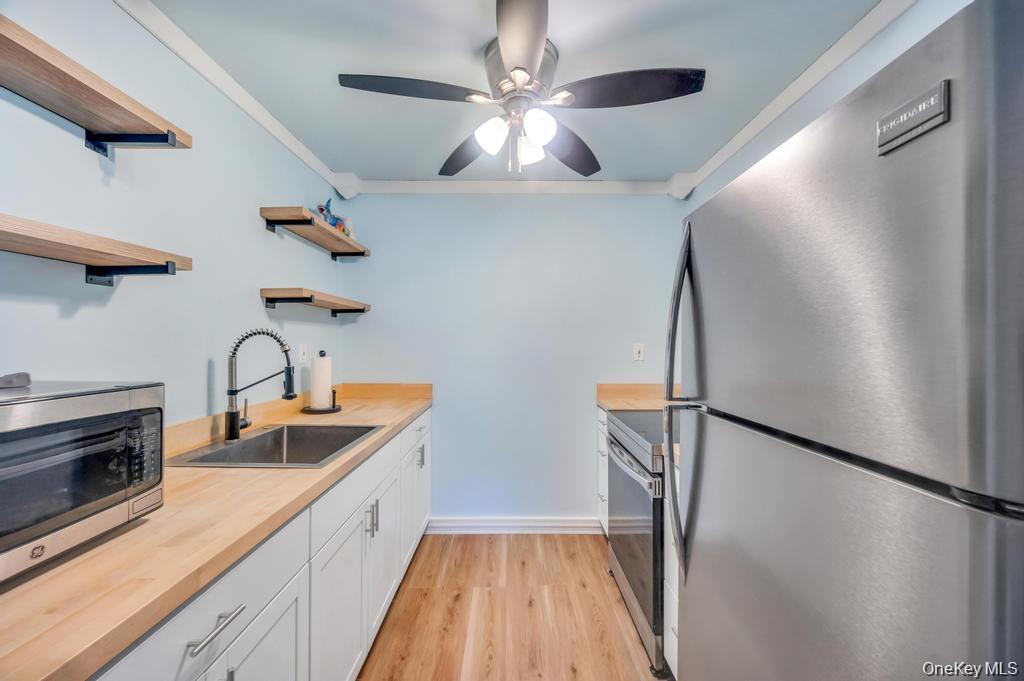 63 Richmond Boulevard # 4B, Ronkonkoma, NY 11779