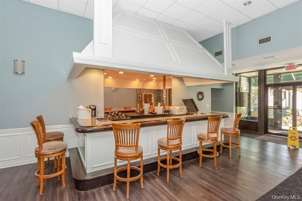 63 Richmond Boulevard # 4B, Ronkonkoma, NY 11779