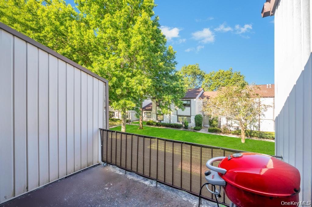 63 Richmond Boulevard # 4B, Ronkonkoma, NY 11779