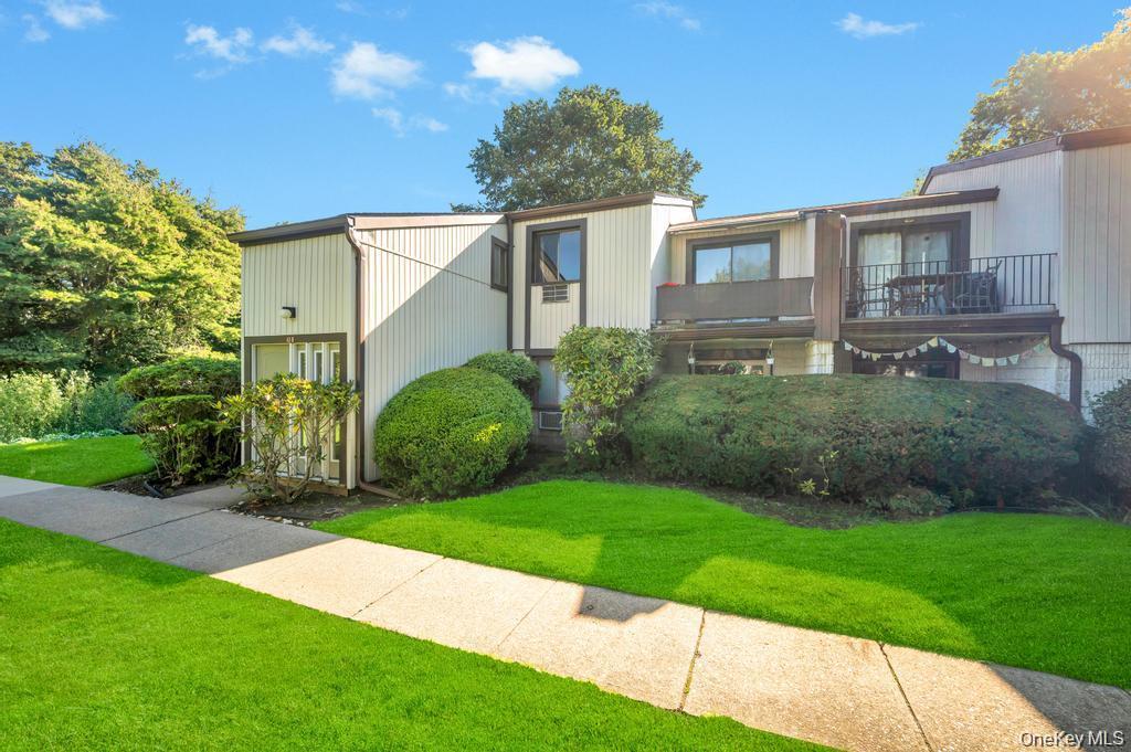 63 Richmond Boulevard # 4B, Ronkonkoma, NY 11779