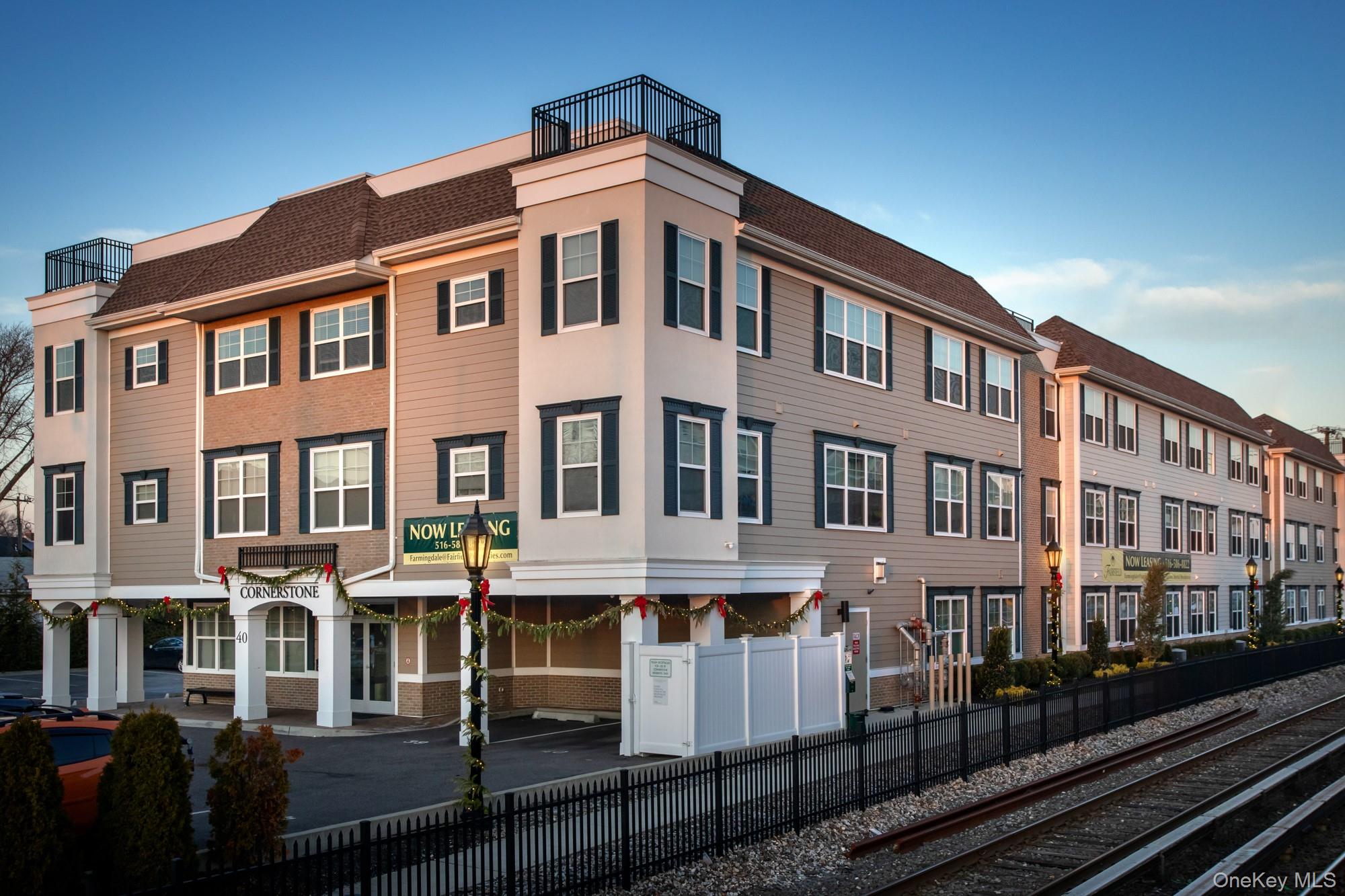 40 Elizabeth Street # N202, Farmingdale, NY 11735