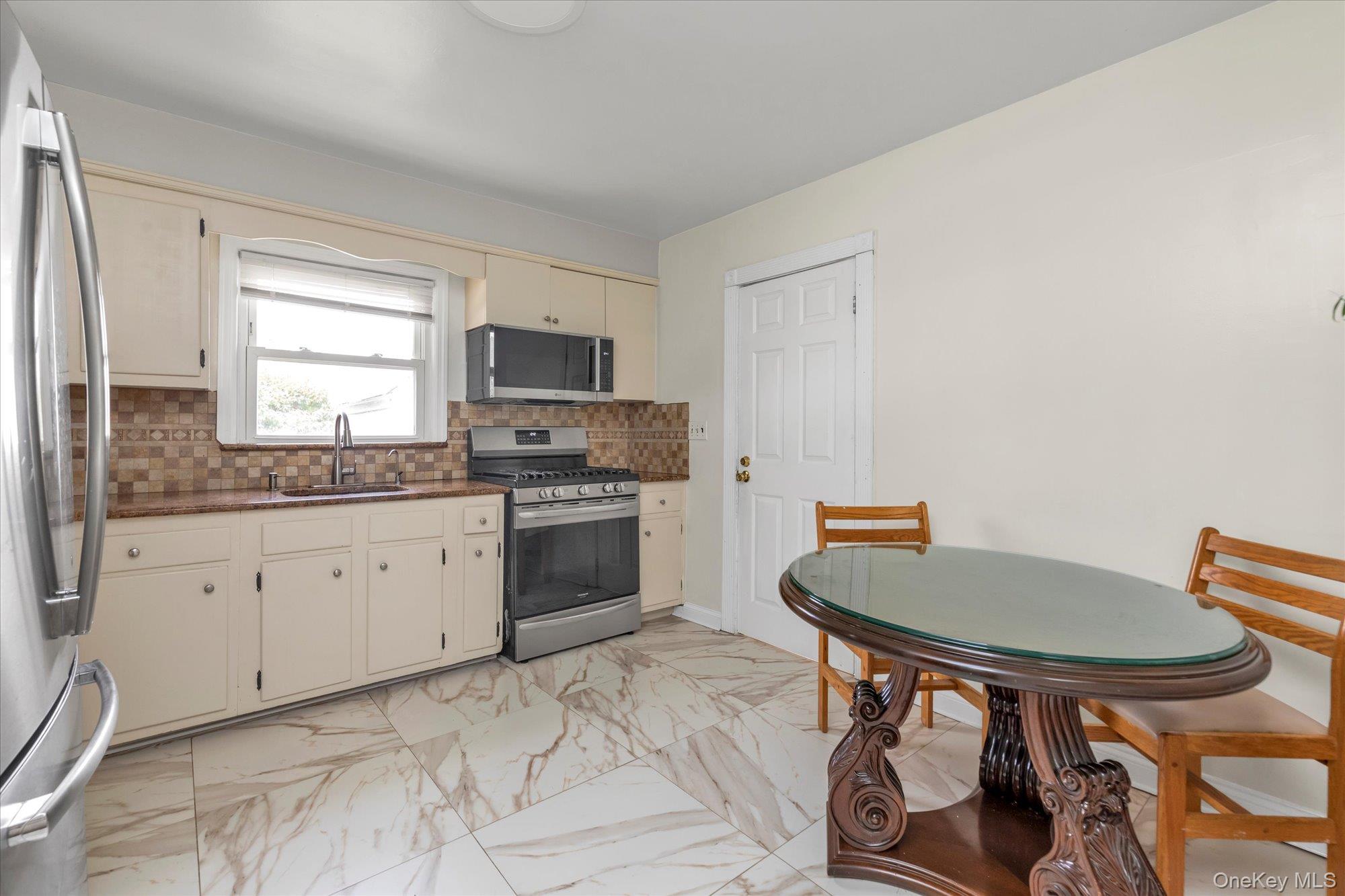 1039 Elizabeth Street, Baldwin, NY 11510