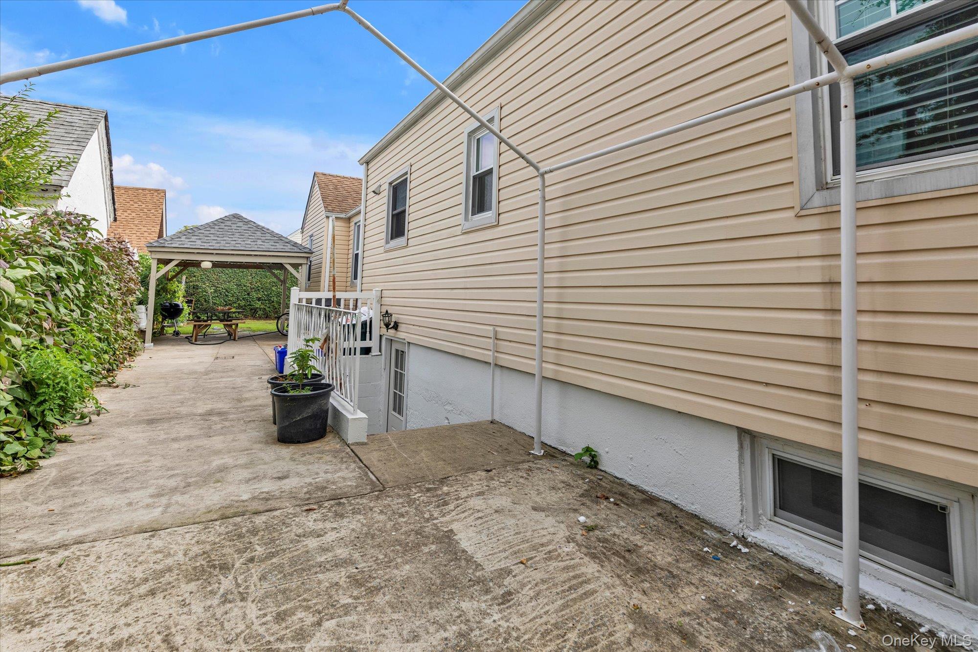 1039 Elizabeth Street, Baldwin, NY 11510