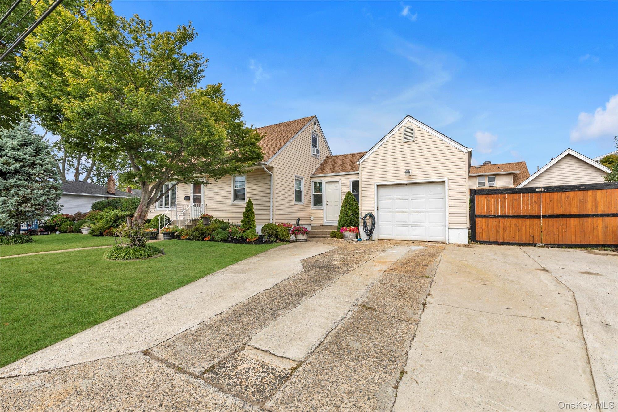 1039 Elizabeth Street, Baldwin, NY 11510