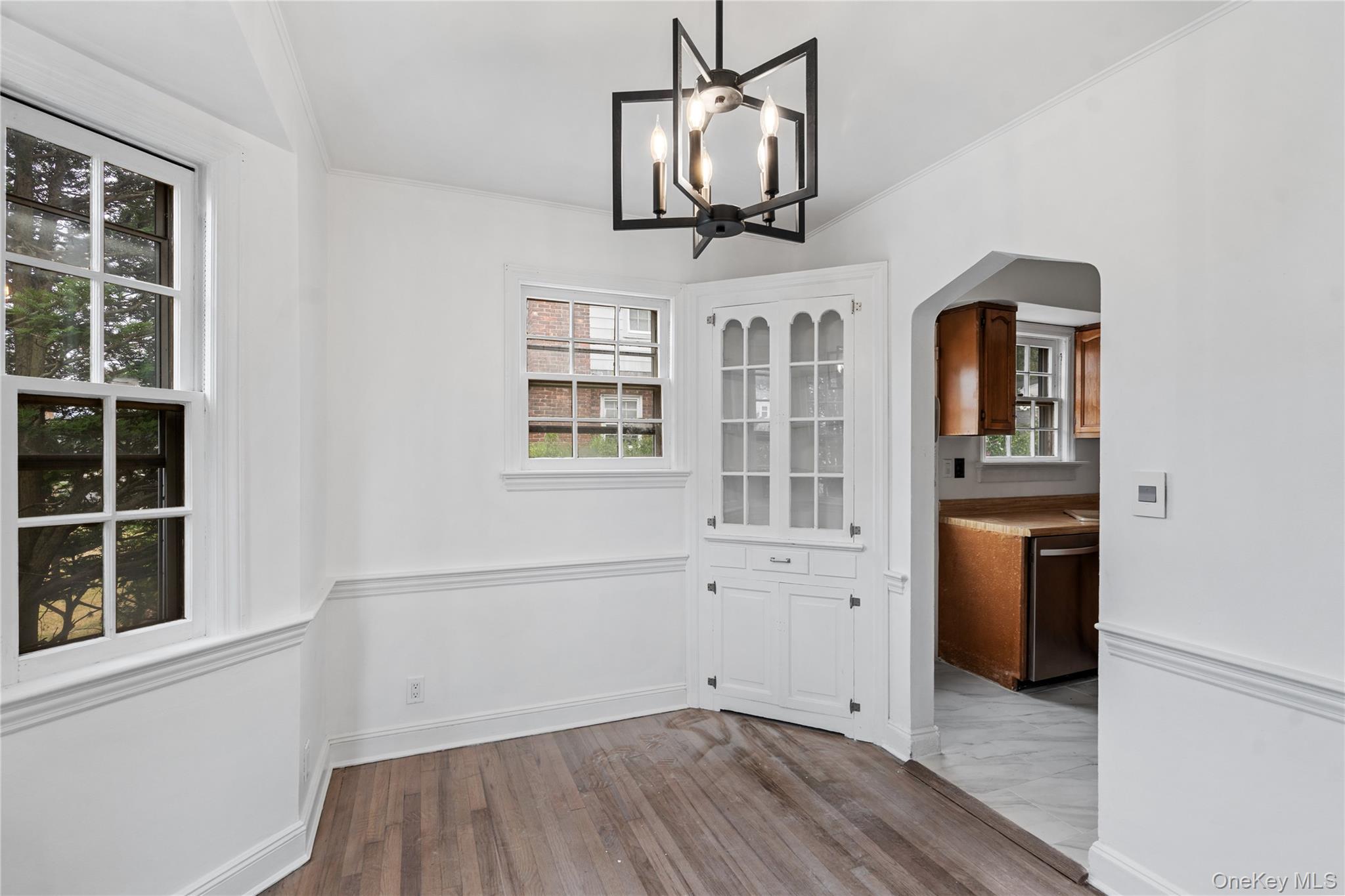 100 E Fenimore Street, Valley Stream, NY 11580