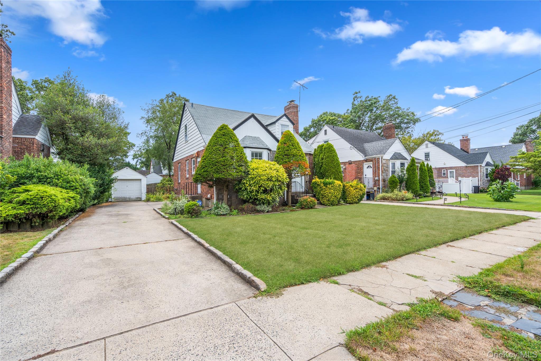 100 E Fenimore Street, Valley Stream, NY 11580