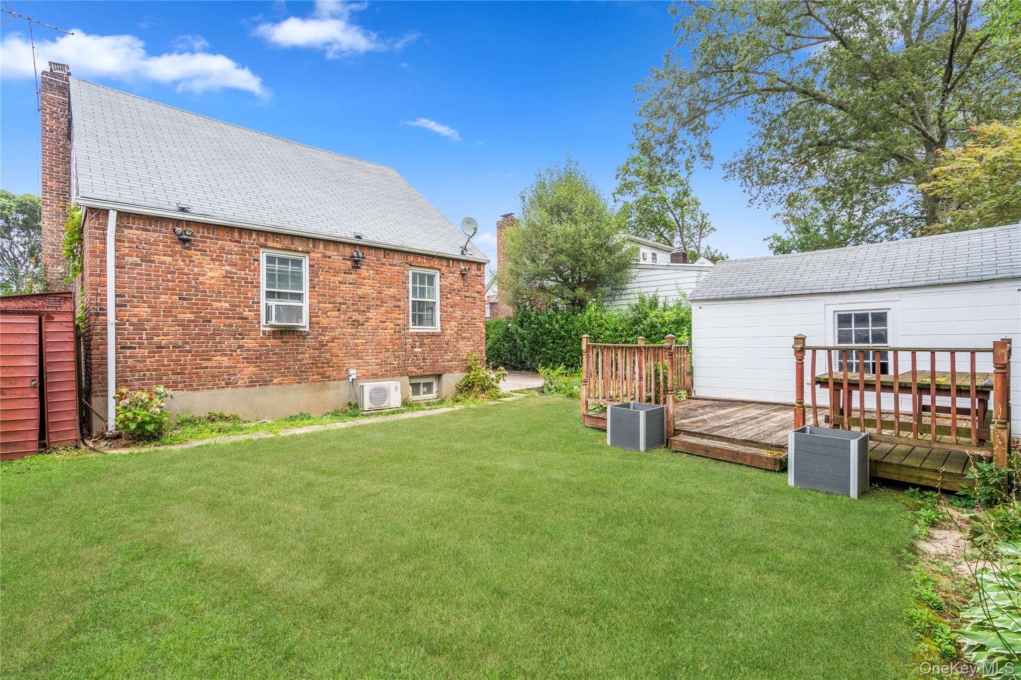 100 E Fenimore Street, Valley Stream, NY 11580