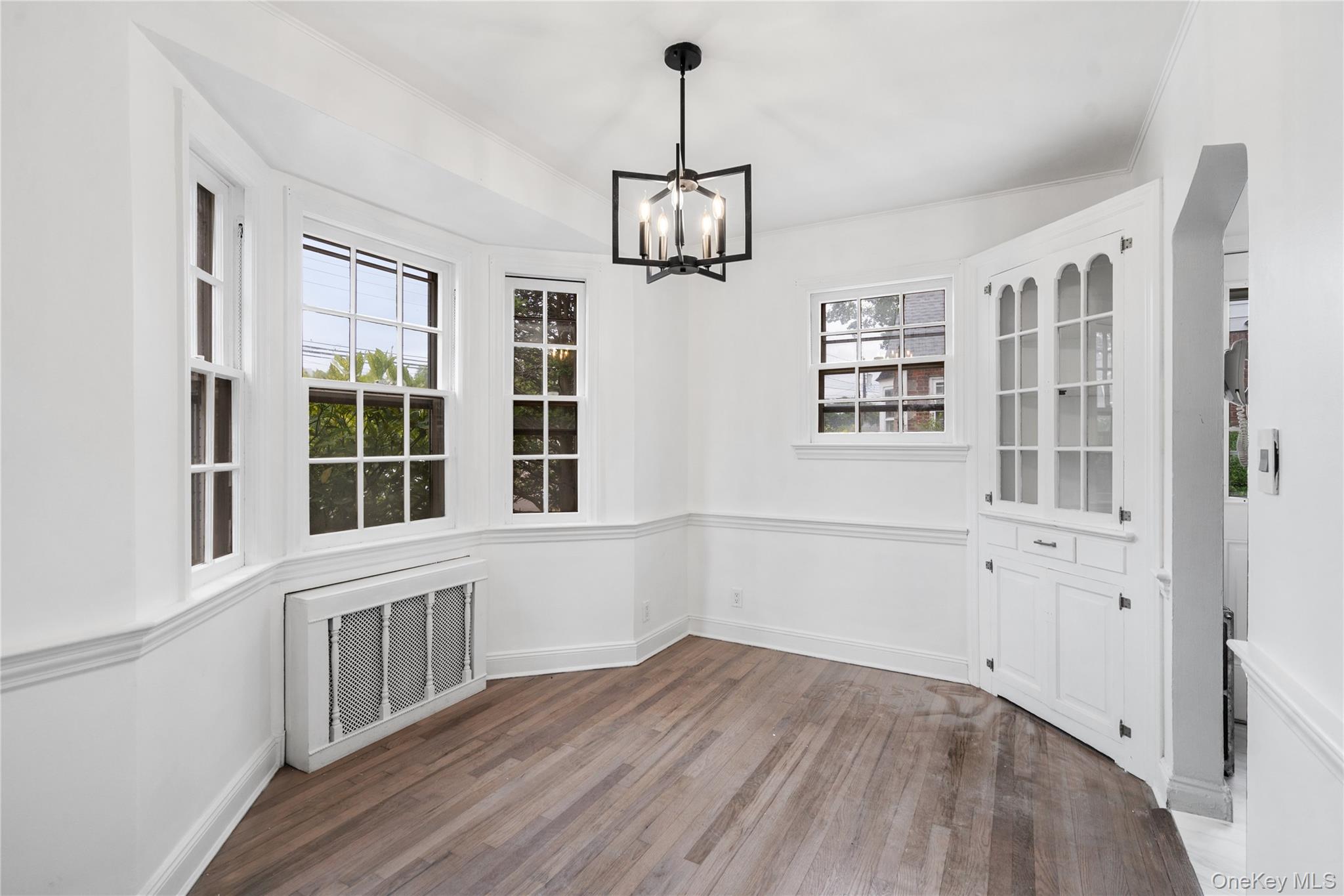 100 E Fenimore Street, Valley Stream, NY 11580