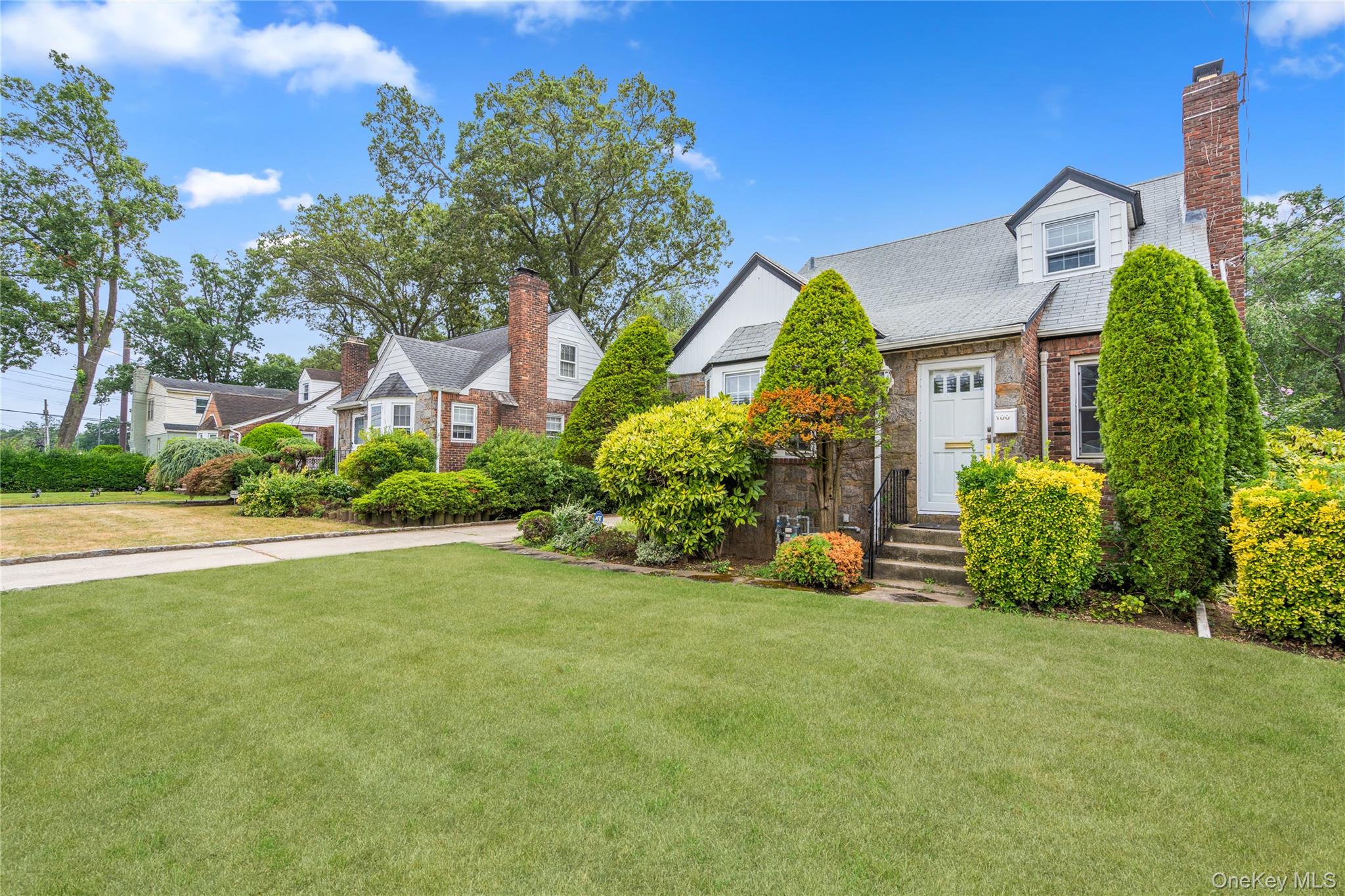 100 E Fenimore Street, Valley Stream, NY 11580