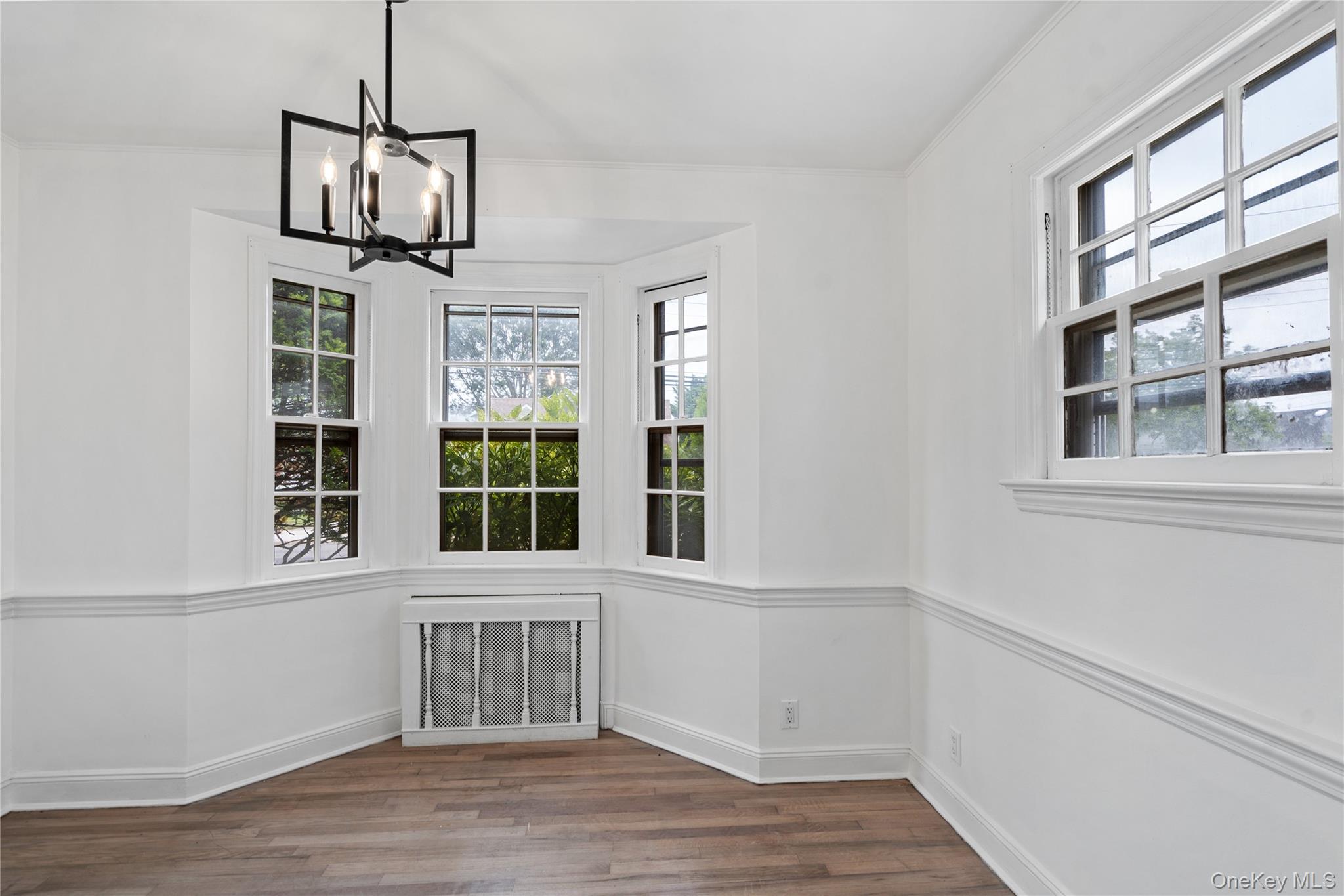 100 E Fenimore Street, Valley Stream, NY 11580