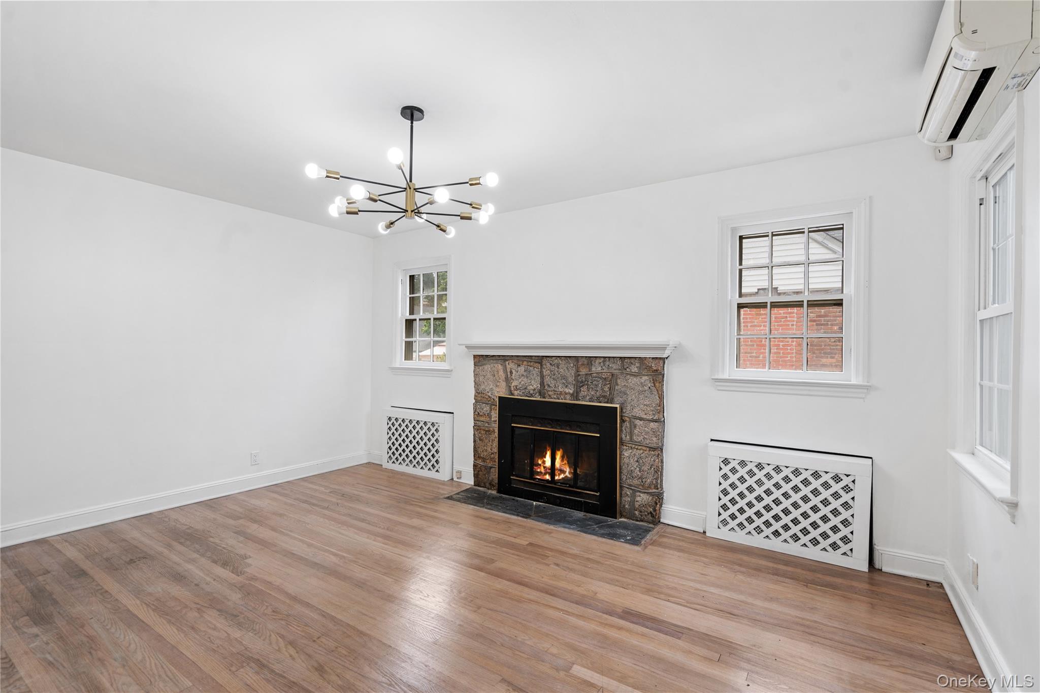 100 E Fenimore Street, Valley Stream, NY 11580