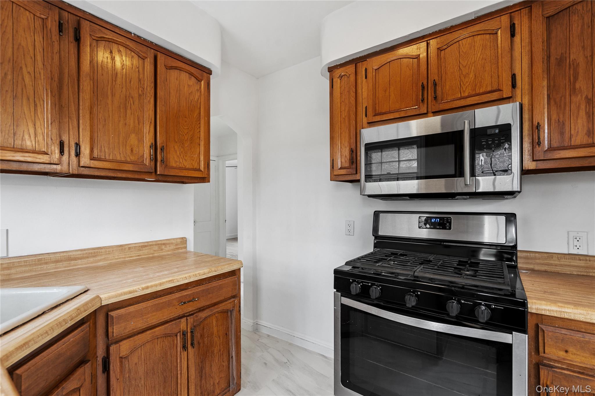 100 E Fenimore Street, Valley Stream, NY 11580