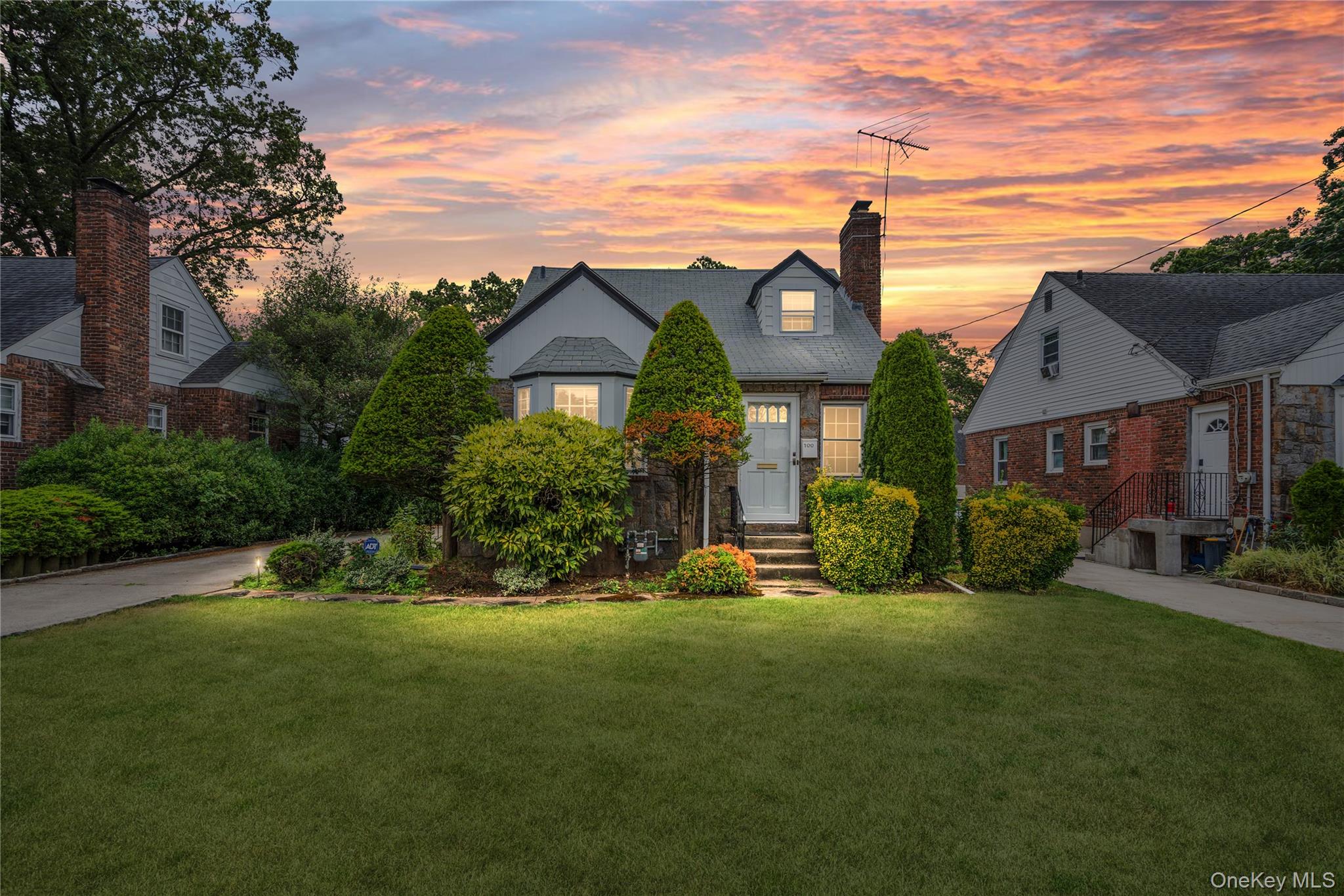 100 E Fenimore Street, Valley Stream, NY 11580