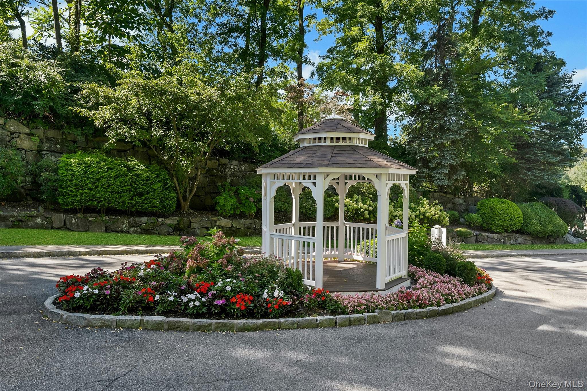 7 Winding Ridge Road, White Plains, NY 10603