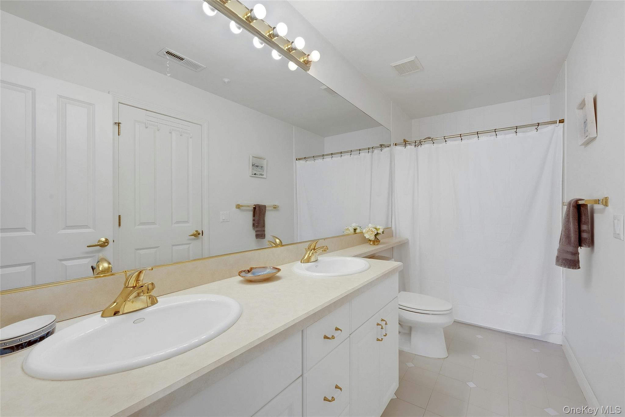 7 Winding Ridge Road, White Plains, NY 10603