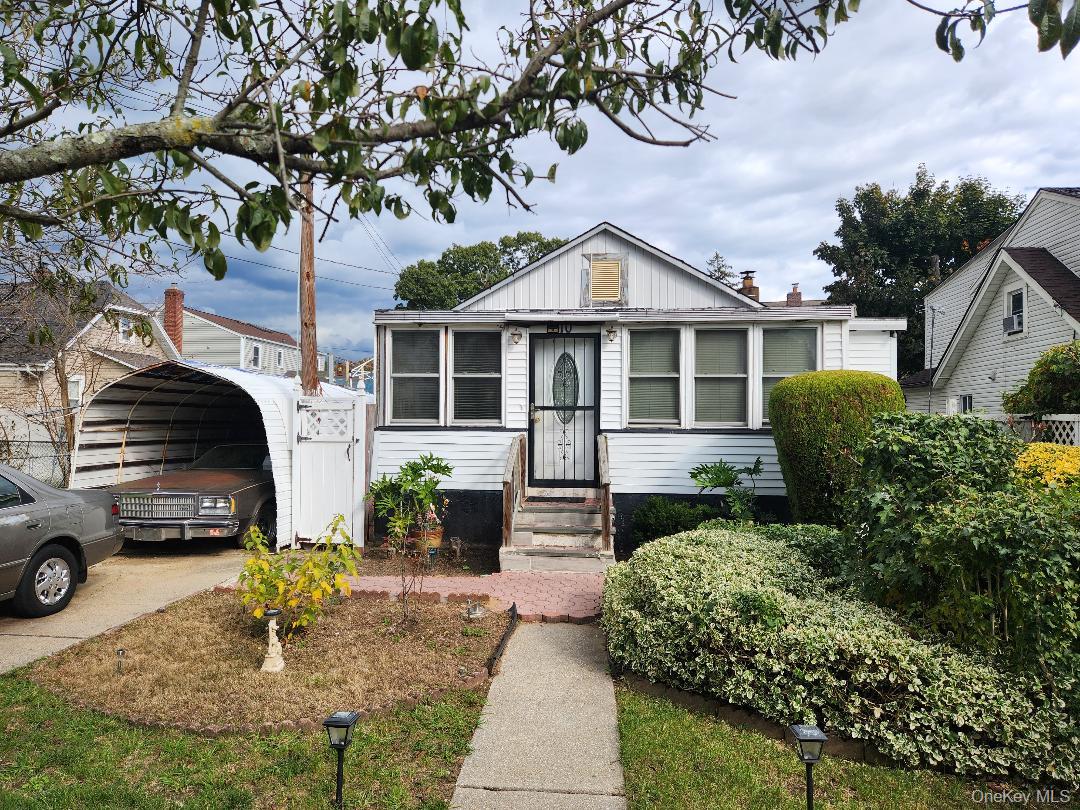 10 Sheridan Place, Roosevelt, NY 11575