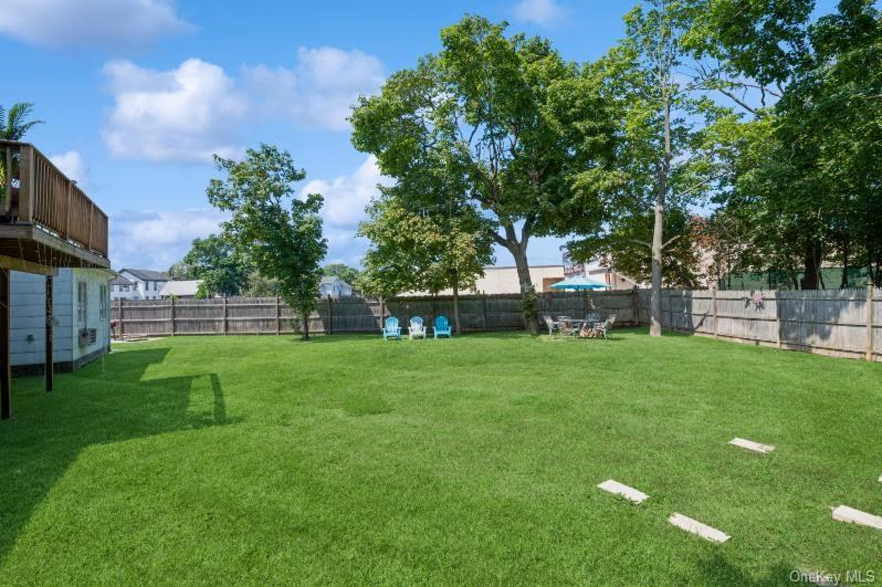 828 Robin Court, Baldwin, NY 11510