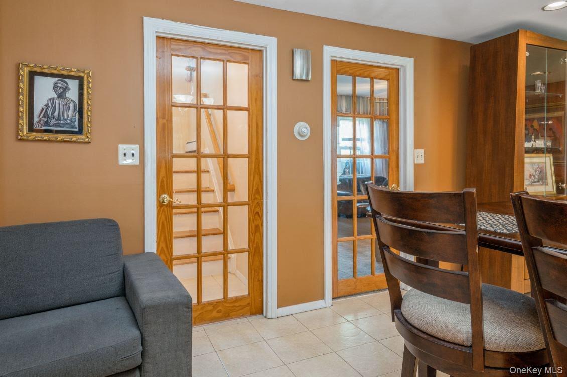 828 Robin Court, Baldwin, NY 11510