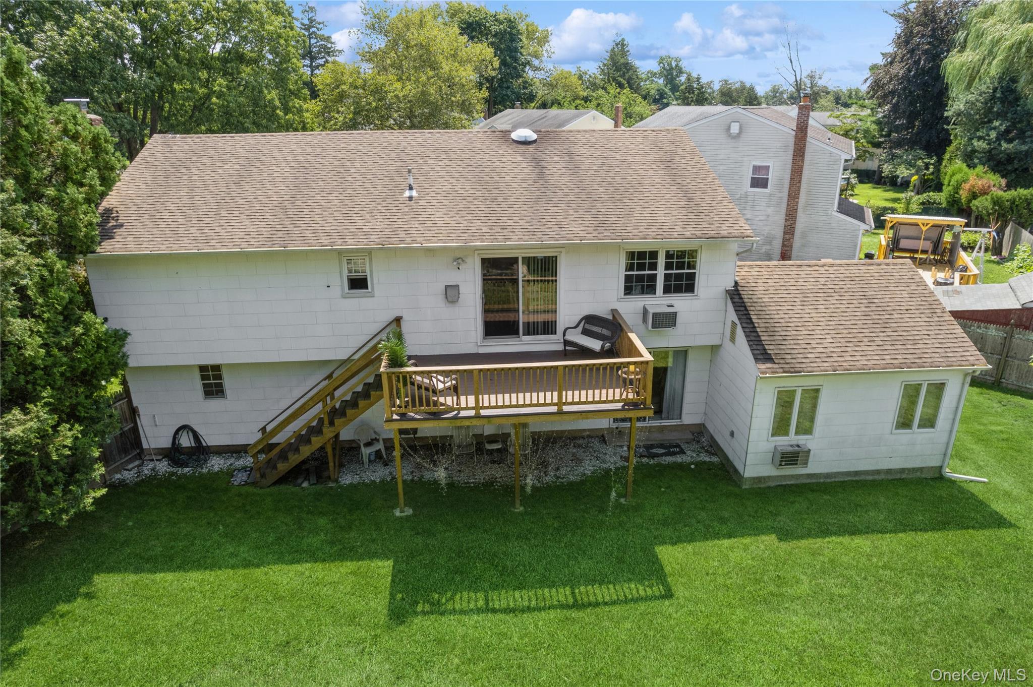 828 Robin Court, Baldwin, NY 11510