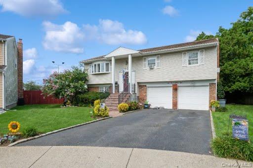 828 Robin Court, Baldwin, NY 11510