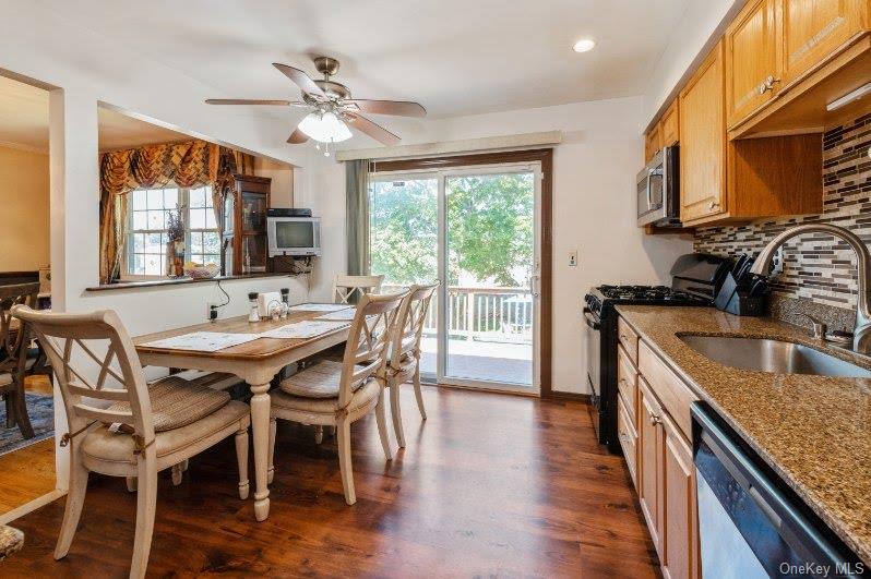 828 Robin Court, Baldwin, NY 11510