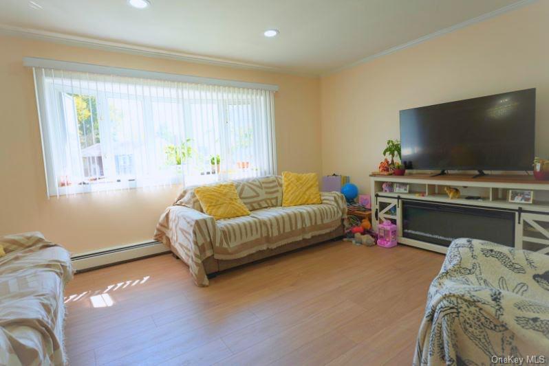 828 Robin Court, Baldwin, NY 11510