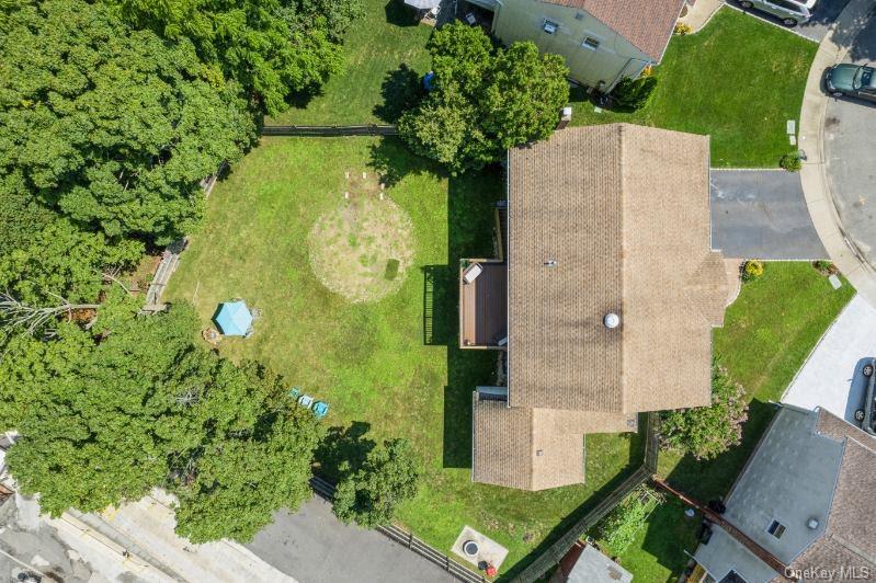 828 Robin Court, Baldwin, NY 11510