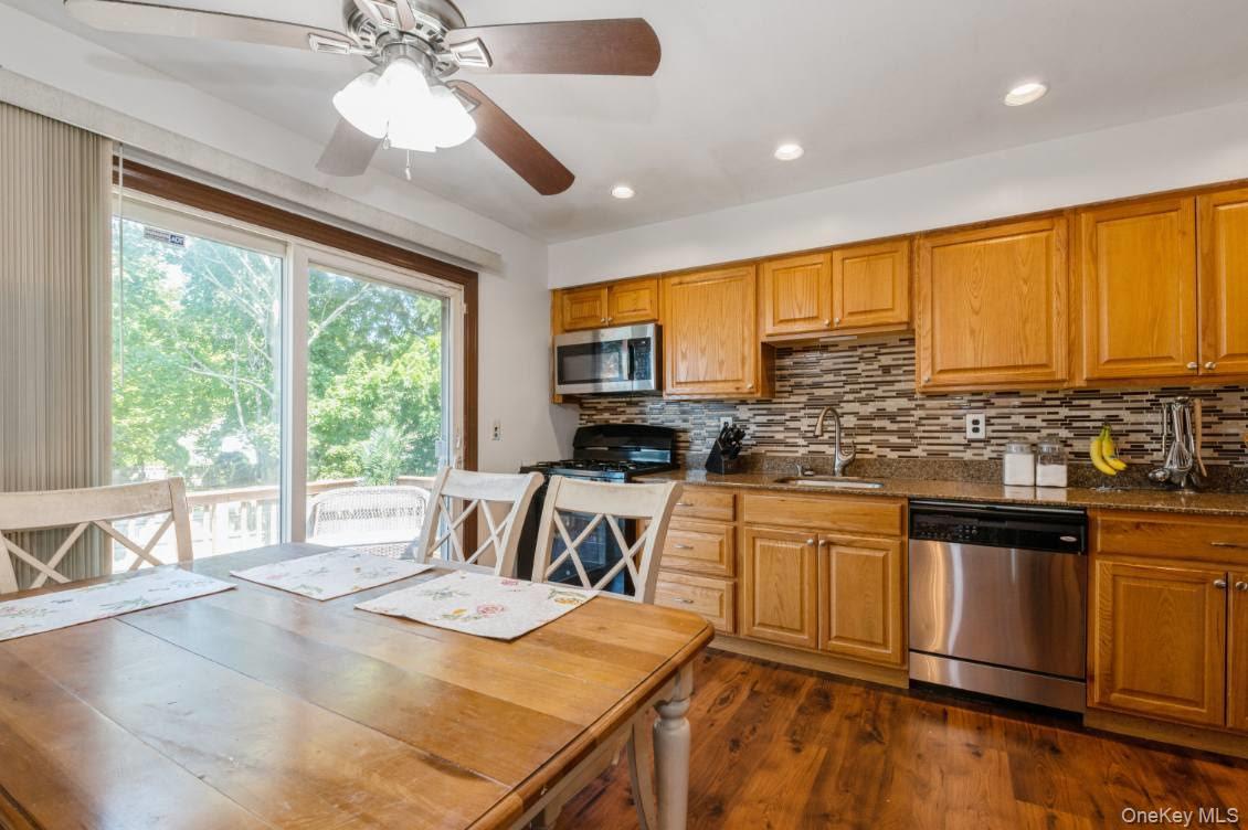 828 Robin Court, Baldwin, NY 11510