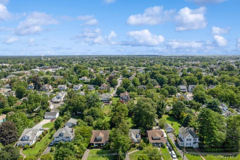 828 Robin Court, Baldwin, NY 11510