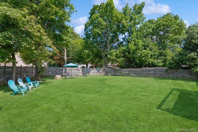 828 Robin Court, Baldwin, NY 11510