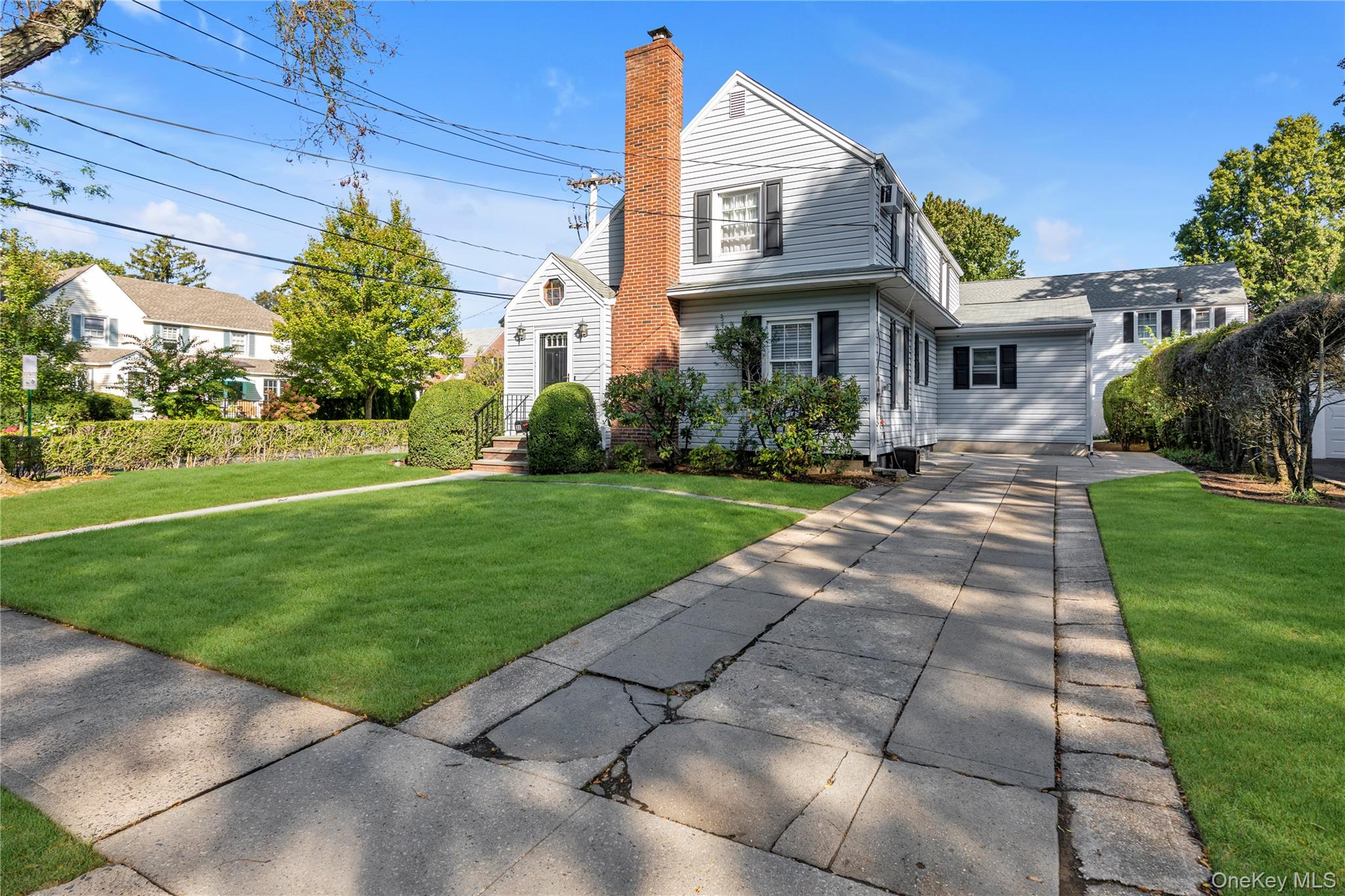 31 Chester Avenue, Stewart Manor, NY 11530