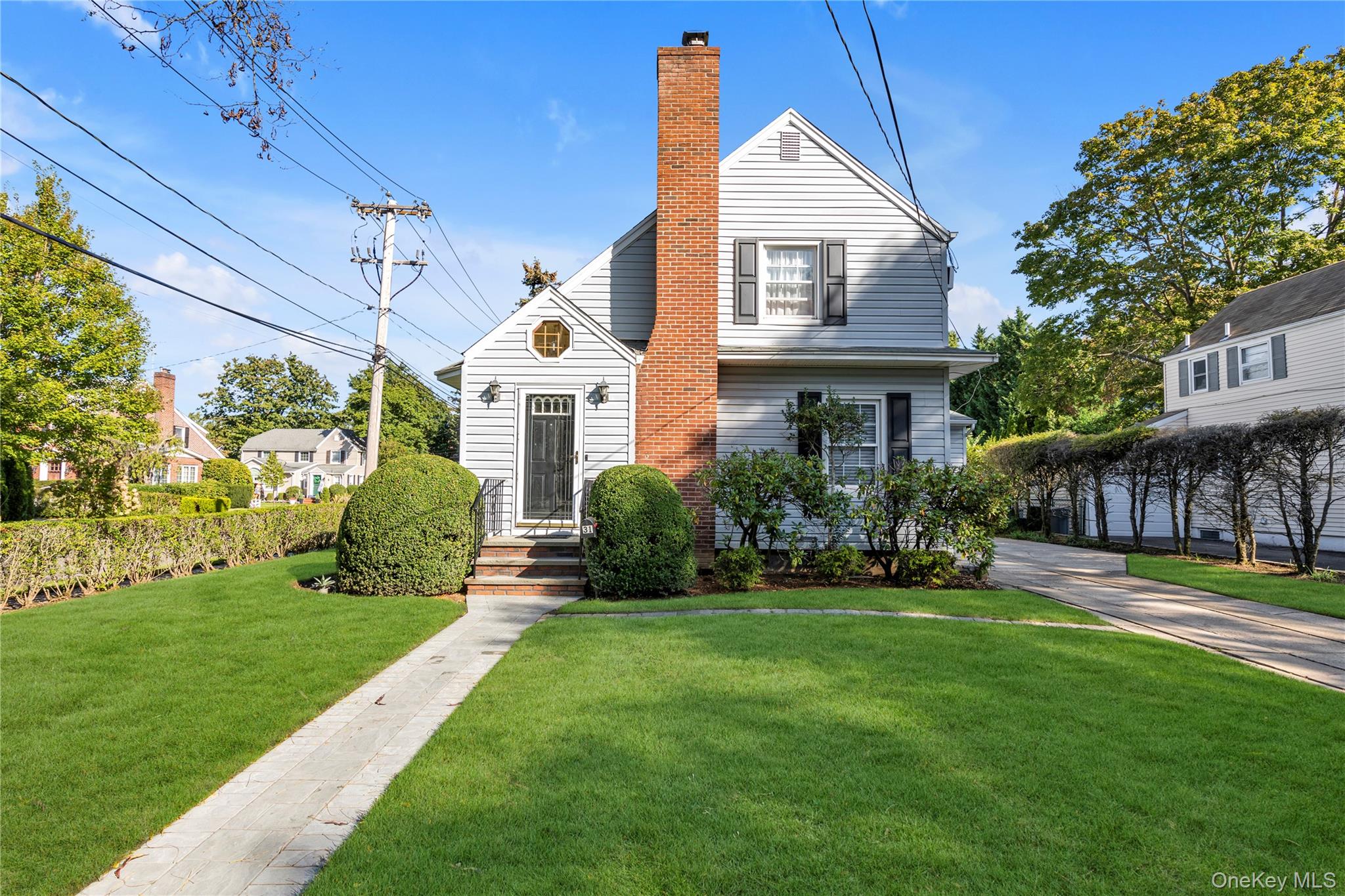 31 Chester Avenue, Stewart Manor, NY 11530