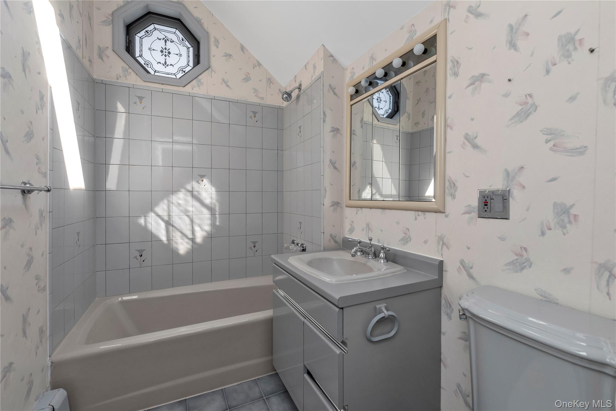 31 Chester Avenue, Stewart Manor, NY 11530