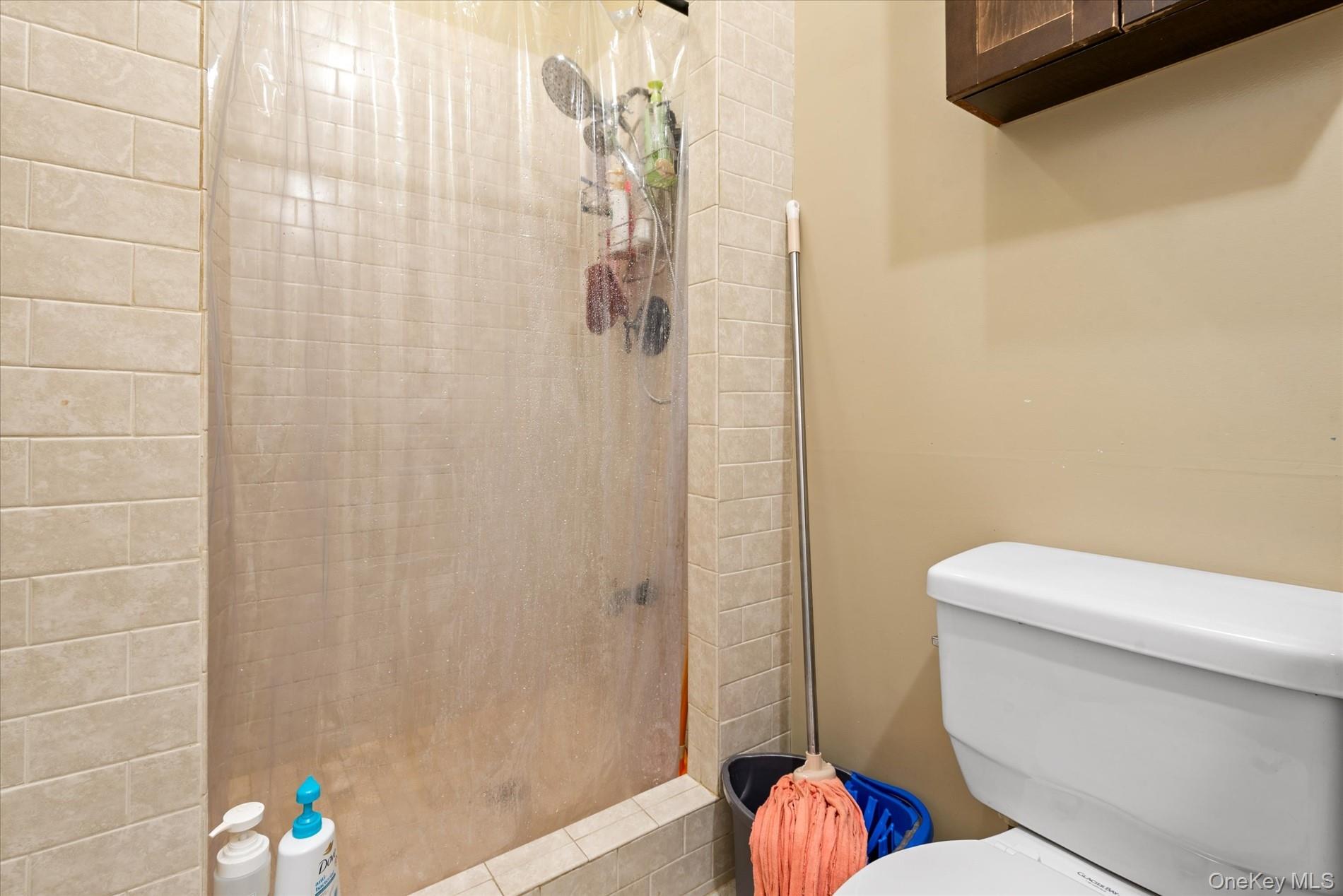 285 Lincoln Avenue, Brooklyn, NY 11208